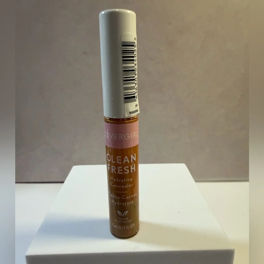 🩷5/$10 CoverGirl Clean Fresh Hydrating Concealer - Tan